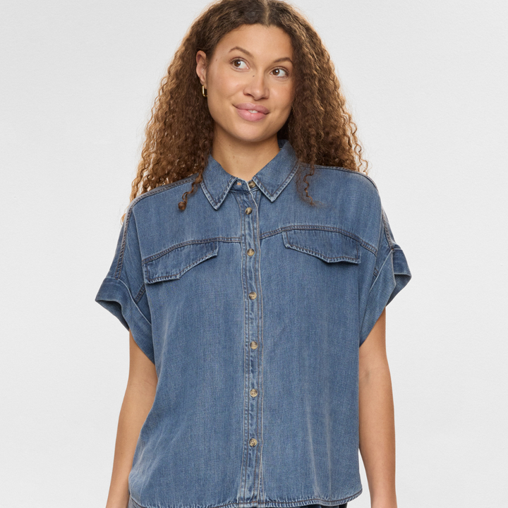 Nümph NUELIDA SLEEVELESS Skjorte - Snow Washed Denim - Butik VIVI